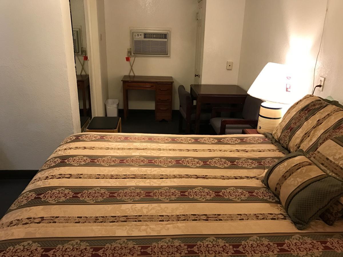 Budget Inn Of Brownfield Esterno foto