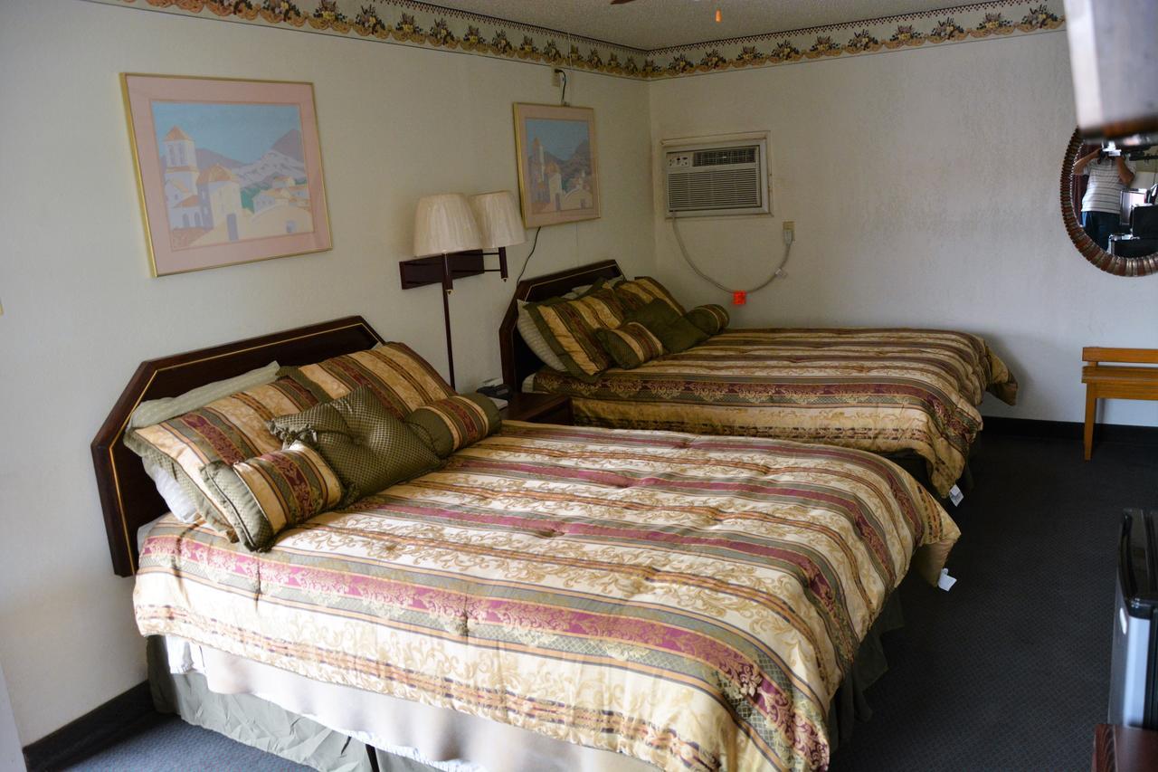 Budget Inn Of Brownfield Esterno foto